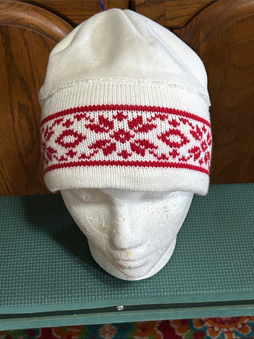 Aqua White Beanie with Red Nordic Band NWOT Fleece Lined